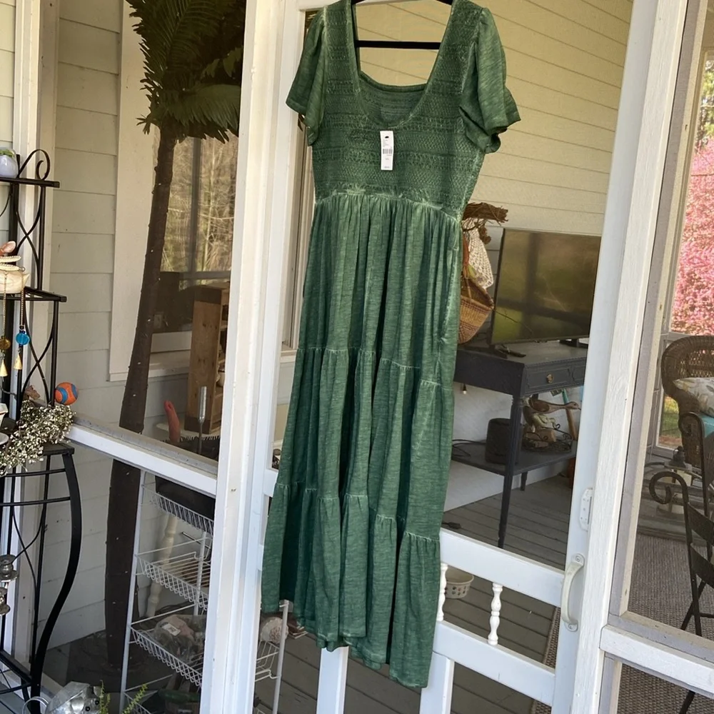 NWT  › Lane Bryant 
Smocked-Bodice Flutter-Sleeve Maxi
Dress size 14/16 - Picture 8 of 10